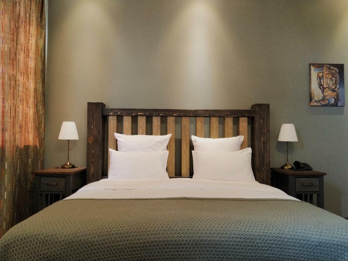 Apricot Hotel เยเรวาน ภายนอก รูปภาพ